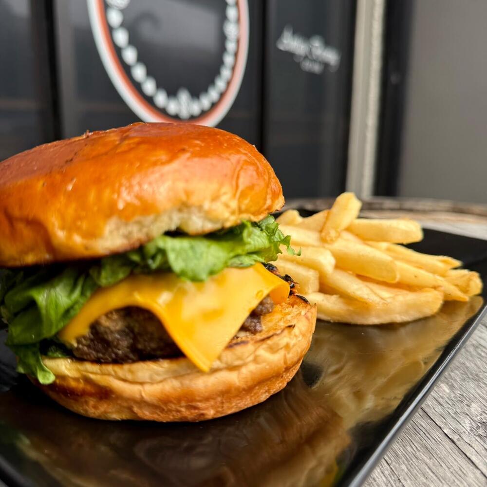 Brewhouse Classic Burger